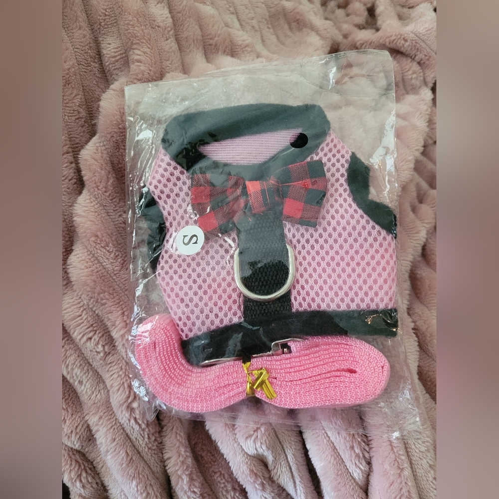 4/$25 Dog Harness,leash...pink 🩷 small ..Small